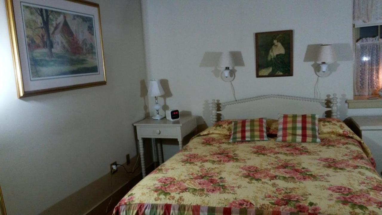 1732 Folke Stone Bed And Breakfastウェストチェスター エクステリア 写真
